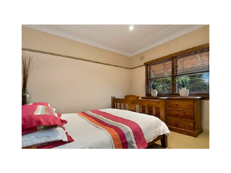 Point Frederick NSW 2250