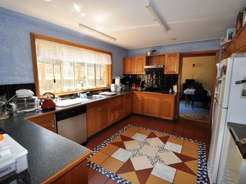 16 Roselands Avenue, Wyoming NSW 2250