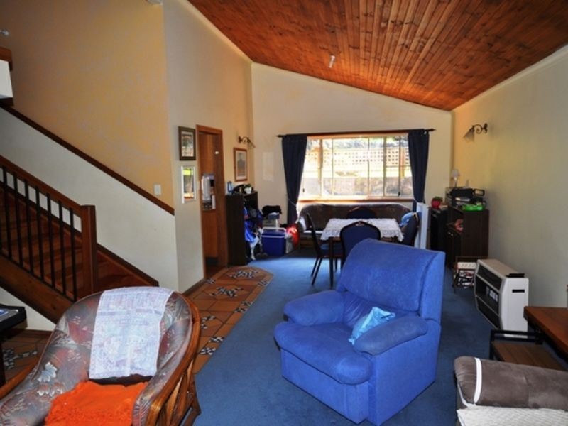 16 Roselands Avenue, Wyoming NSW 2250