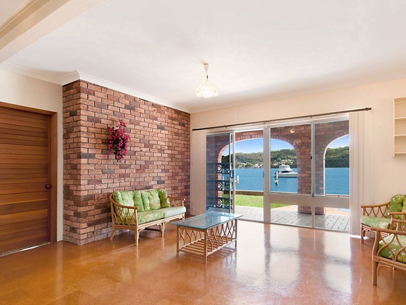 Point Frederick NSW 2250