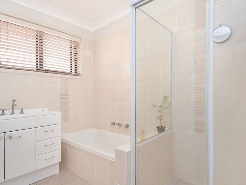 4 Maranoa Street, Wyoming NSW 2250