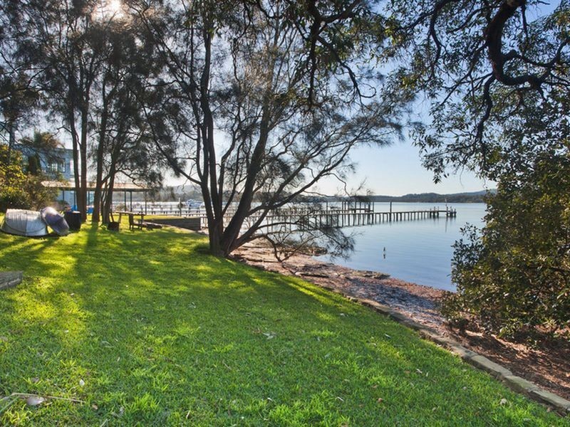 19 Albany Street, Point Frederick NSW 2250