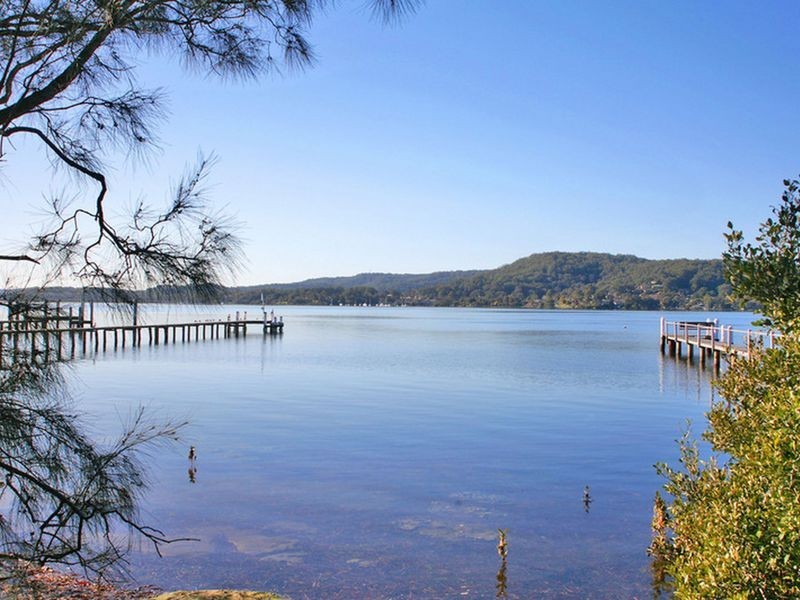 19 Albany Street, Point Frederick NSW 2250