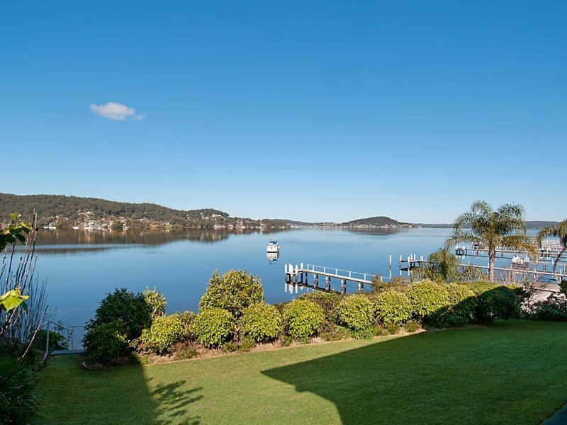 35 Caroline Street, East Gosford NSW 2250