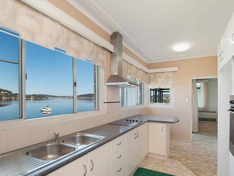 35 Caroline Street, East Gosford NSW 2250