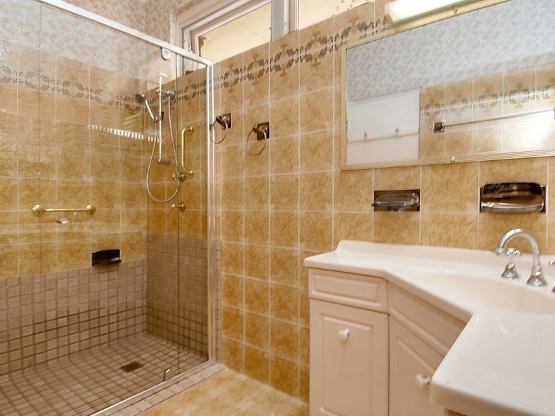 35 Caroline Street, East Gosford NSW 2250