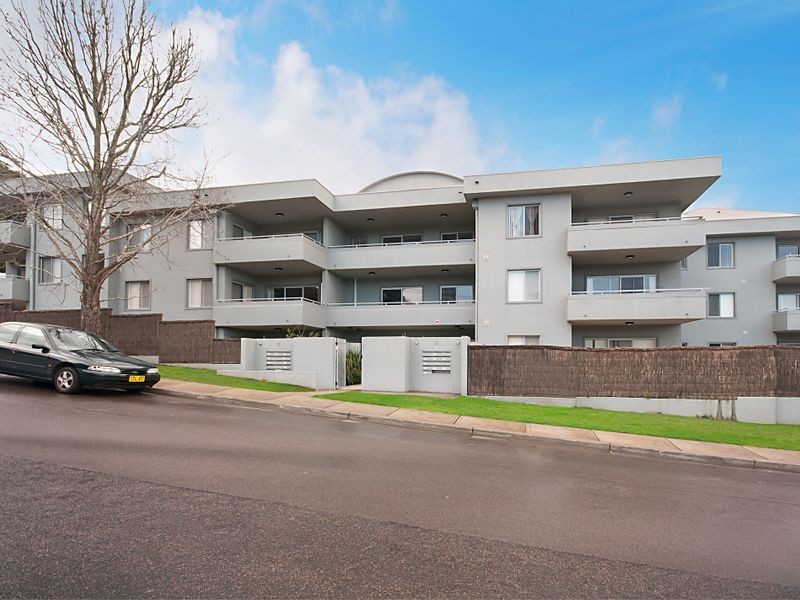 25/13-17 Moore Street, West Gosford NSW 2250