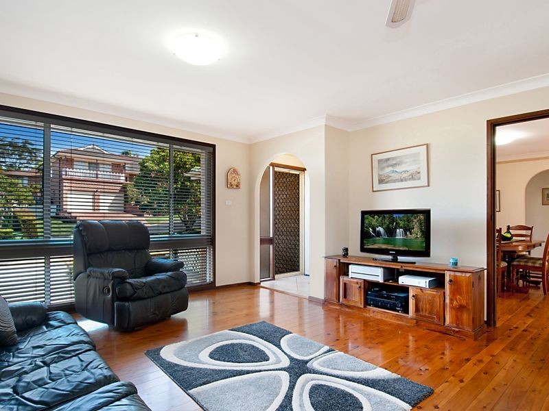 16 Holly Avenue, Narara NSW 2250