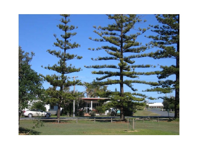 14 Lawson Street, Red Rock NSW 2456