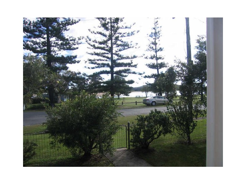 14 Lawson Street, Red Rock NSW 2456
