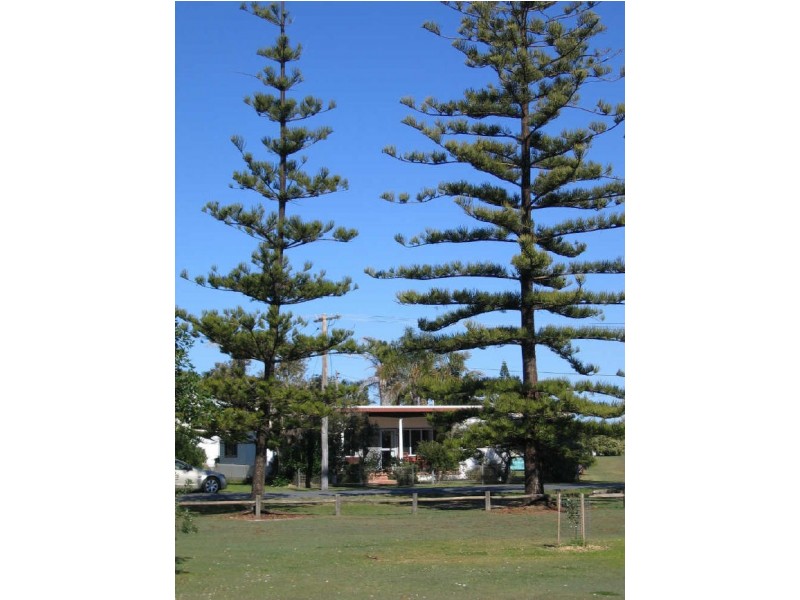 14 Lawson Street, Red Rock NSW 2456