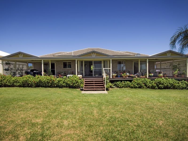 27 Lynhaven Crescent, Ulmarra NSW 2462