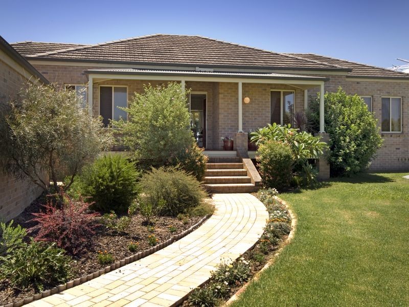 27 Lynhaven Crescent, Ulmarra NSW 2462