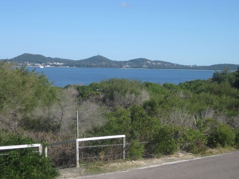 21 THE BOULEVARD, Hawks Nest NSW 2324