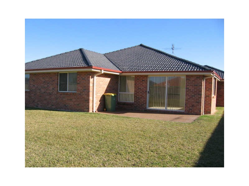 10 Ayres Avenue, Tea Gardens NSW 2324