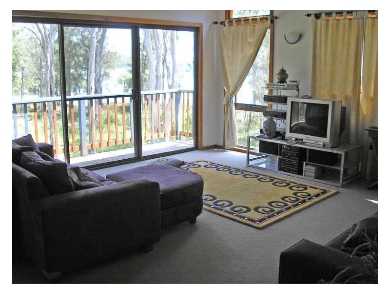 10 Cove Avenue, Bundabah NSW 2324