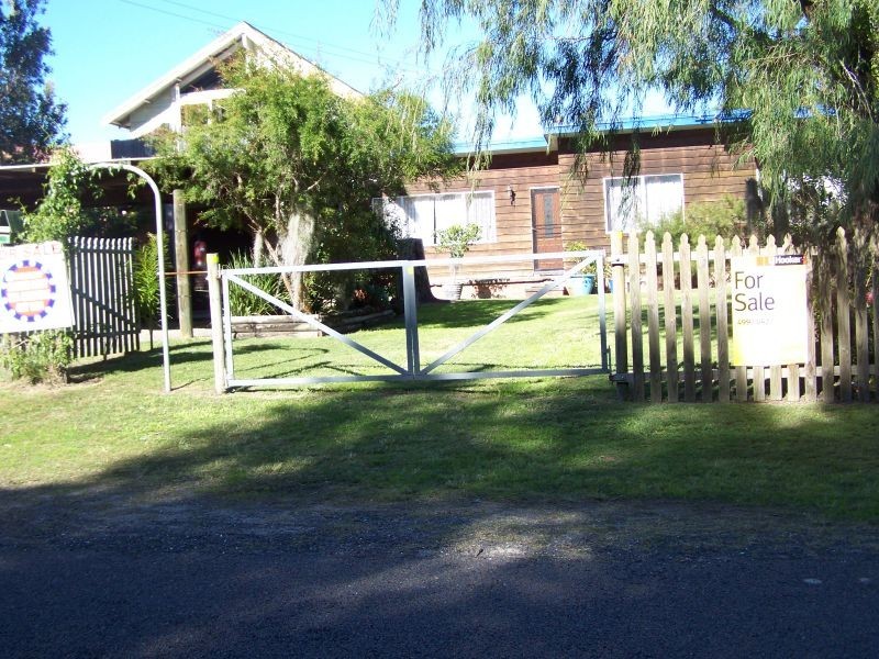 102 Bayview Street, Tea Gardens NSW 2324