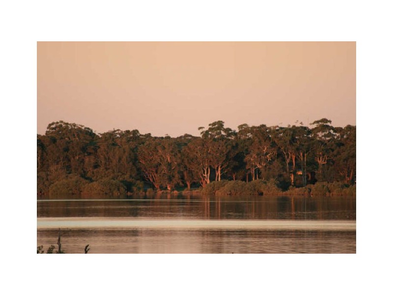 2 Sanctuary Close, Tea Gardens NSW 2324