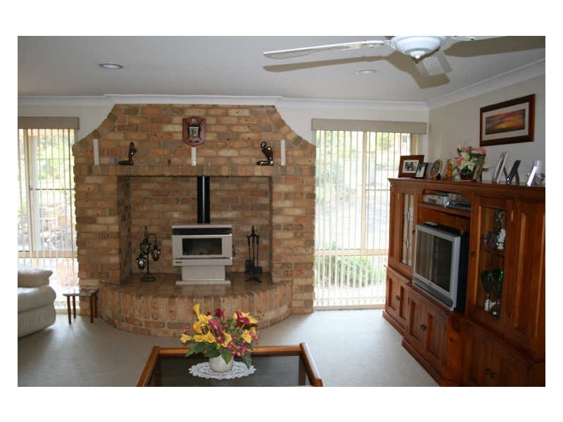 6 Boondelbah Road, Tea Gardens NSW 2324