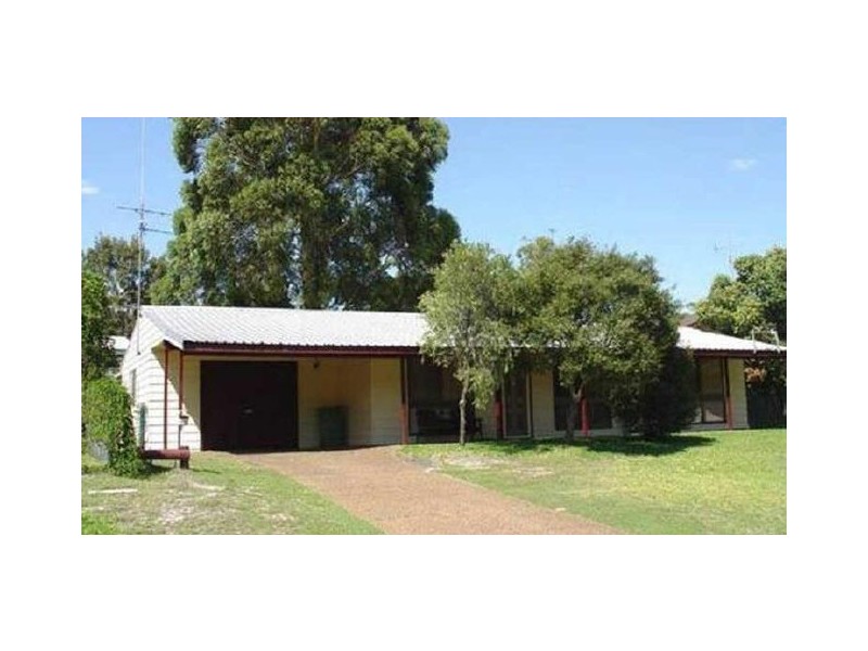 43 Albatross Avenue, Hawks Nest NSW 2324
