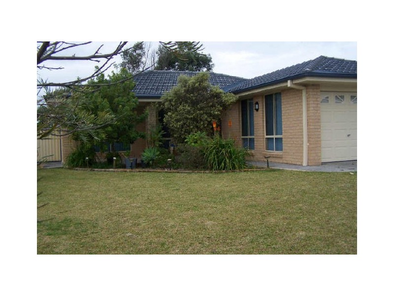 17 Dunshea Avenue, Tea Gardens NSW 2324