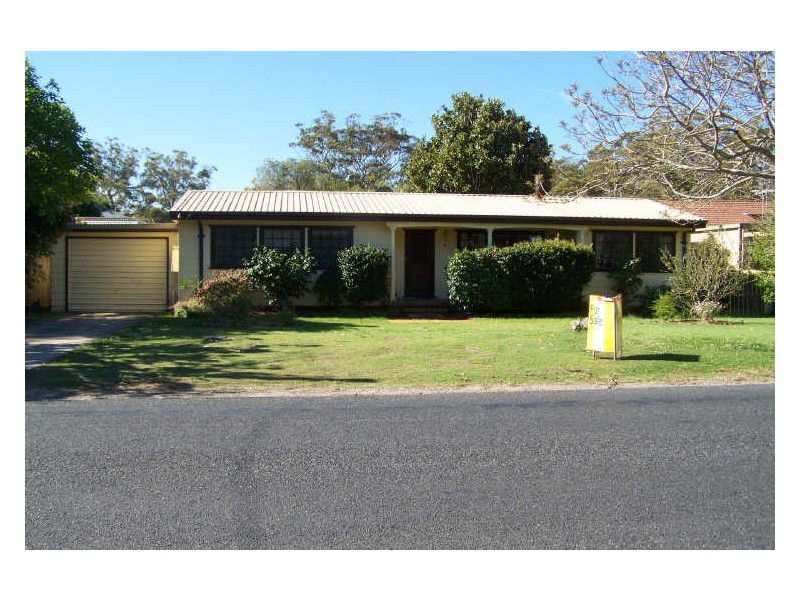 9 Kingfisher Ave, Hawks Nest NSW 2324