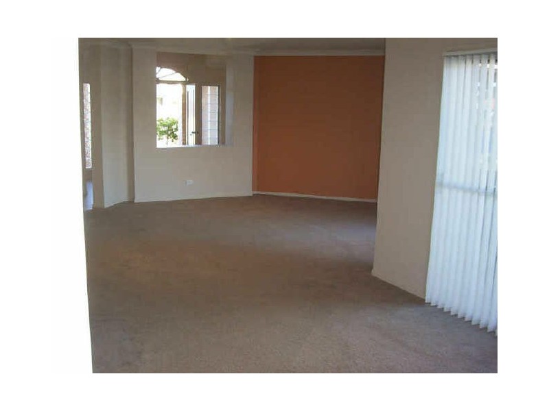 42 WINDWARD CIRCUIT, Tea Gardens NSW 2324