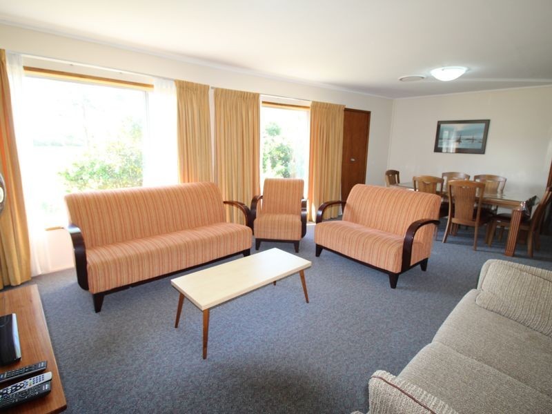72 YAMBA STREET, Hawks Nest NSW 2324