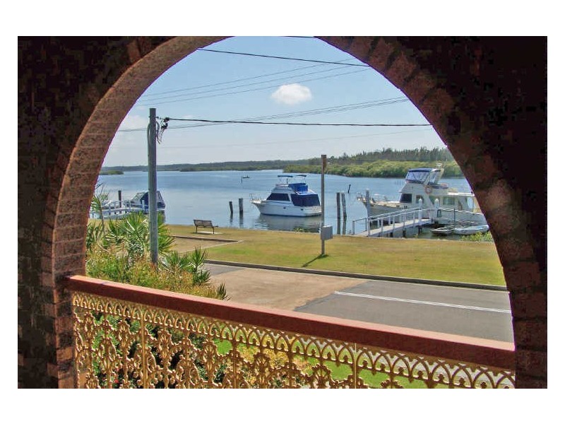 17 Marine Drive, Tea Gardens NSW 2324