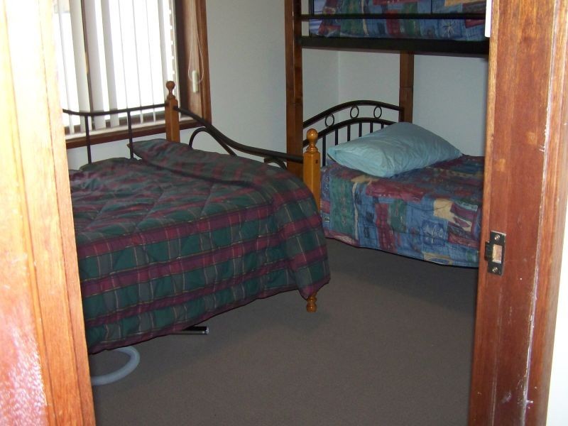 10 Motum Ave, Tea Gardens NSW 2324