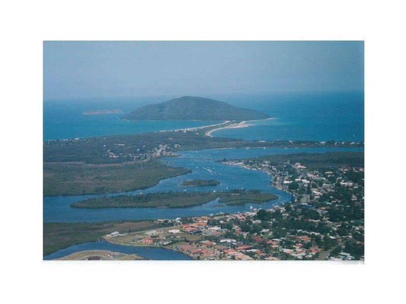 UNIT 14/ “SUMMIT DEK” RUSSELL ST, Hawks Nest NSW 2324