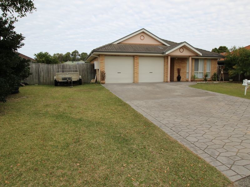 4 Compass Close, Tea Gardens NSW 2324