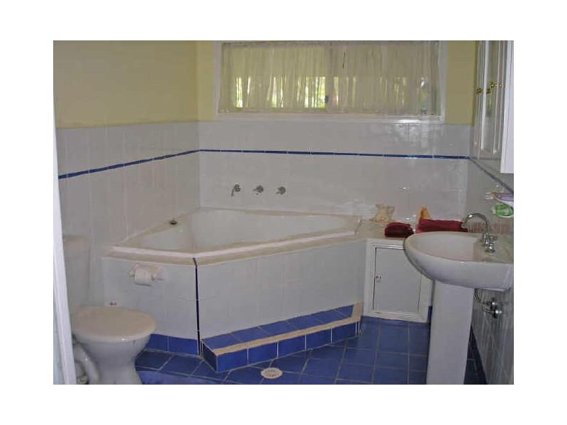 1 DUNSHEA AVE, Tea Gardens NSW 2324