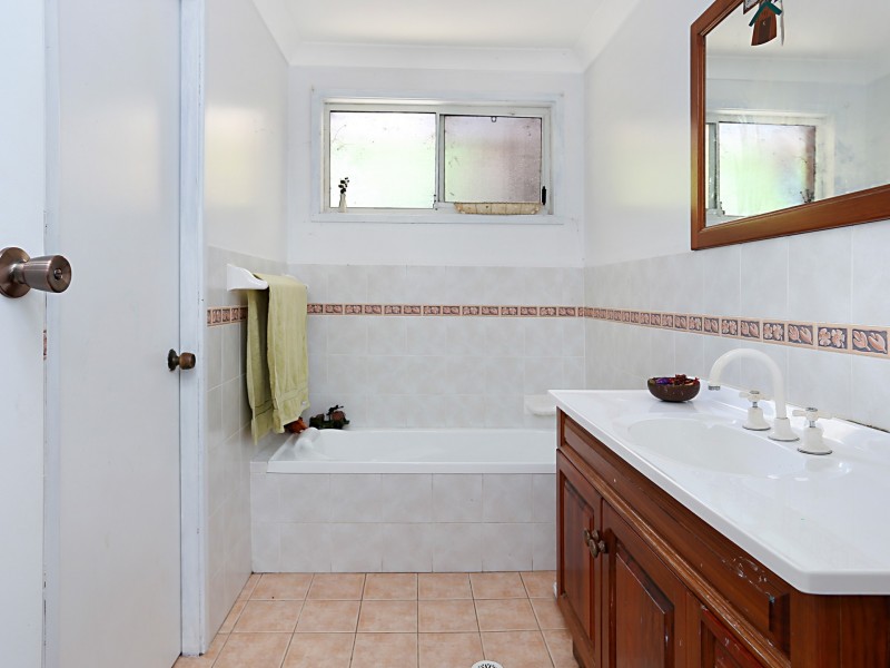 124 Cove Boulevarde, North Arm Cove NSW 2324