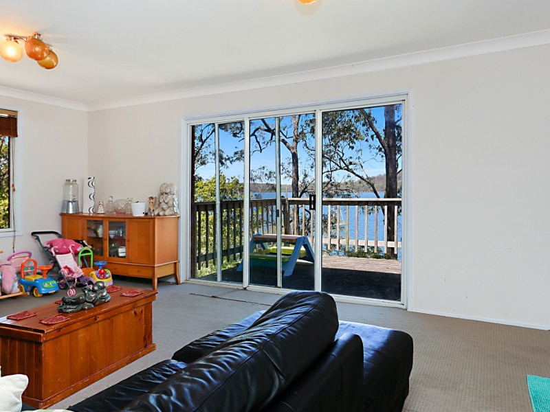124 Cove Boulevarde, North Arm Cove NSW 2324