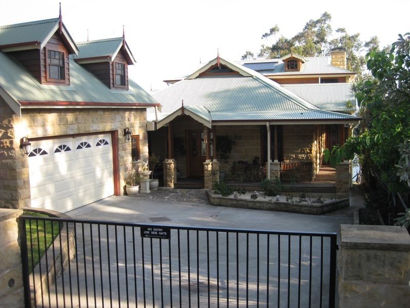 6 The Esplanade, North Arm Cove NSW 2324