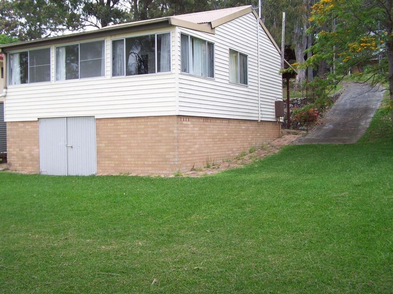 18 Cove Boulevard, North Arm Cove NSW 2324