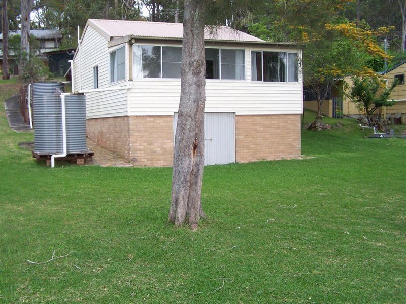 18 Cove Boulevard, North Arm Cove NSW 2324