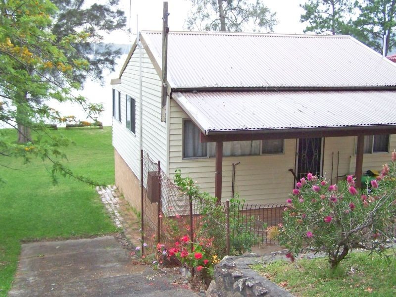 18 Cove Boulevard, North Arm Cove NSW 2324