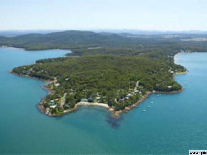 18 Cove Boulevard, North Arm Cove NSW 2324