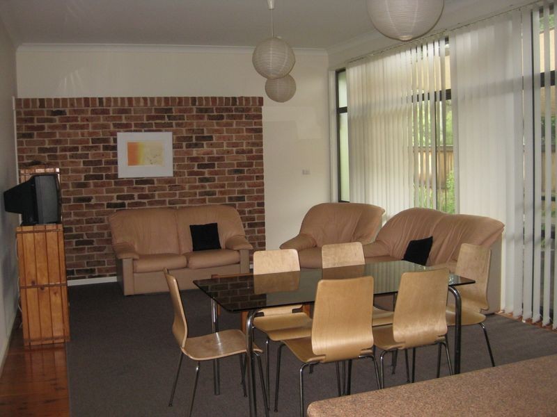 1&2/4 Carinya Close, Hawks Nest NSW 2324