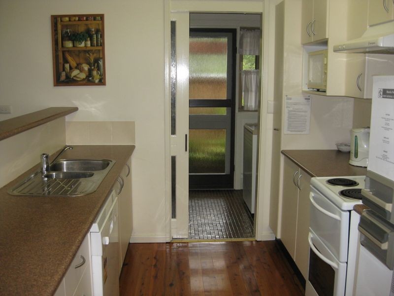 1&2/4 Carinya Close, Hawks Nest NSW 2324