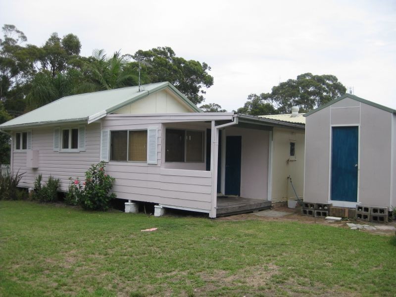 35 Binda Street, Hawks Nest NSW 2324