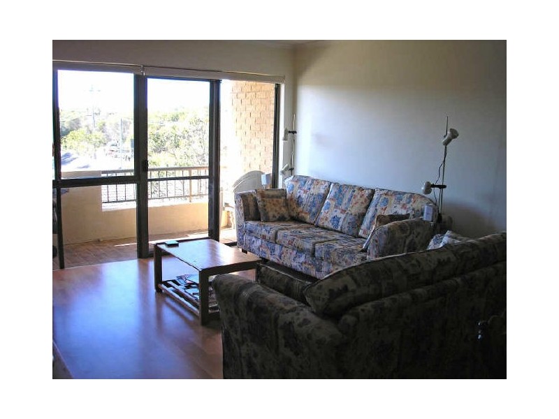 6/ “Summit Dek” Russell Street, Hawks Nest NSW 2324