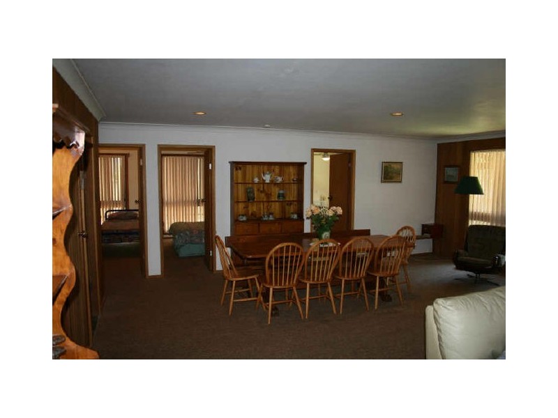 43 Albatross Ave, Hawks Nest NSW 2324