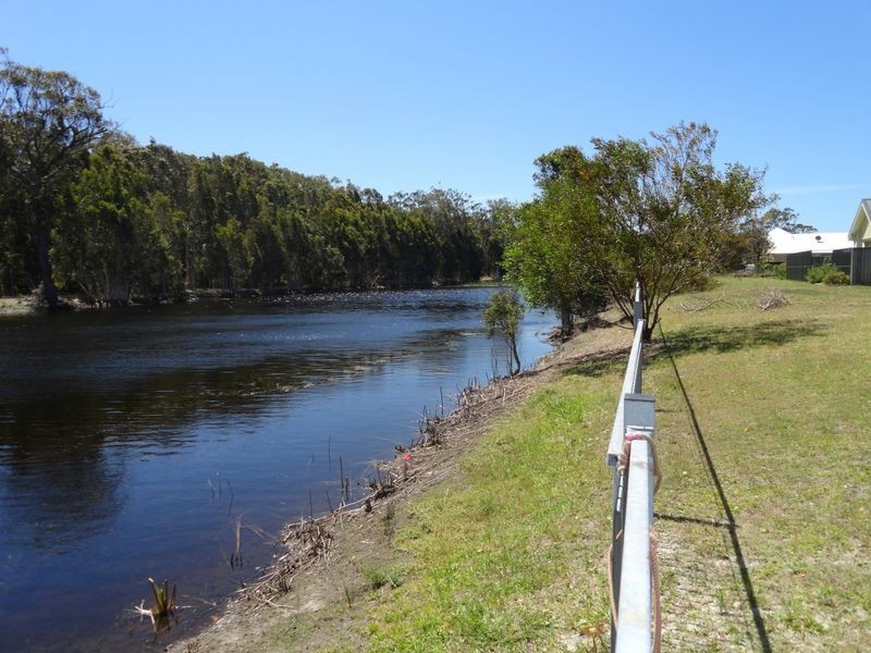 18 Sinclair Avenue, Tea Gardens NSW 2324