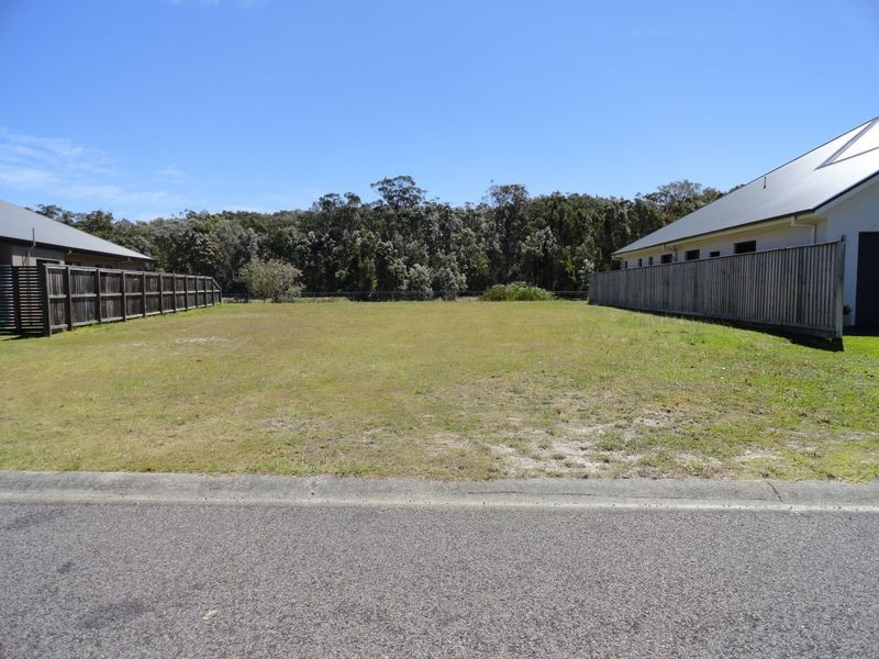18 Sinclair Avenue, Tea Gardens NSW 2324
