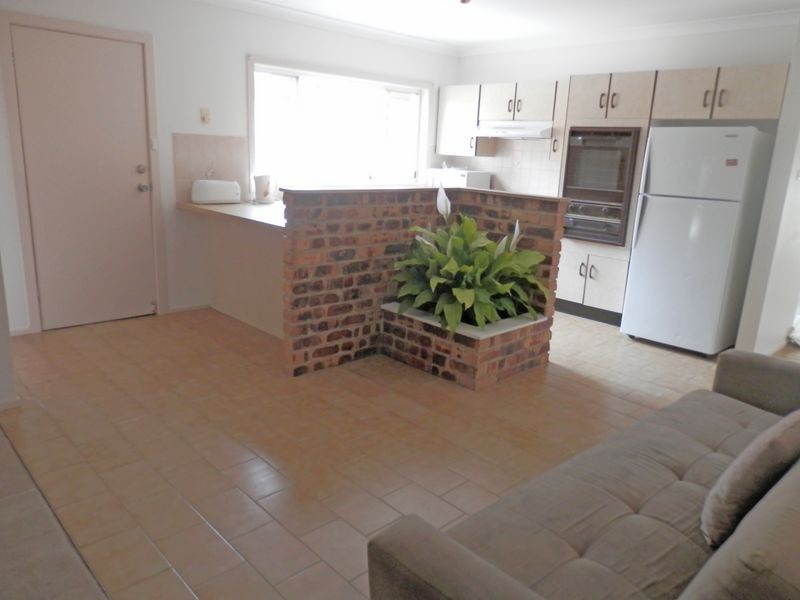 10 Albatross Avenue, Hawks Nest NSW 2324