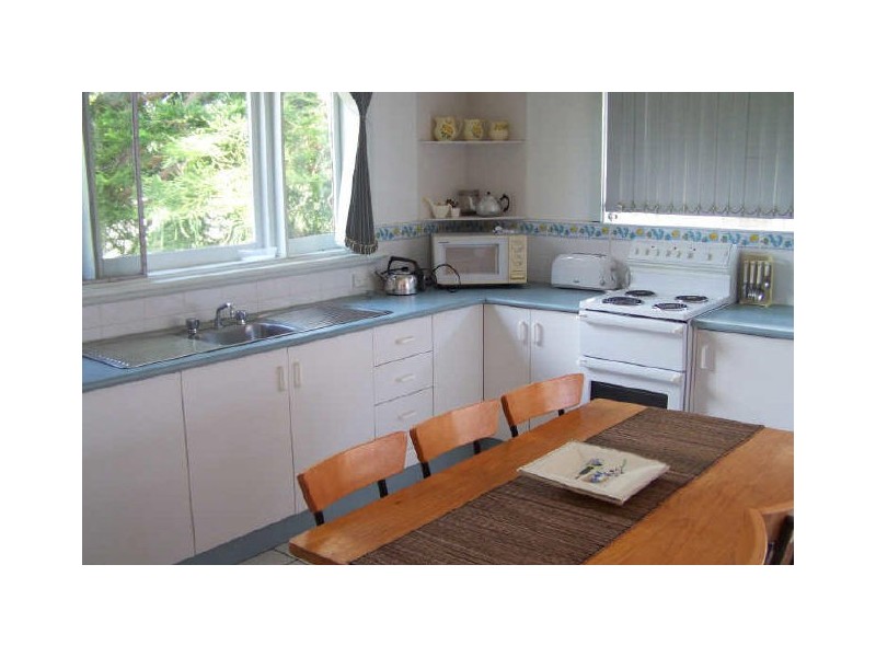 7 Beach Rd, Hawks Nest NSW 2324