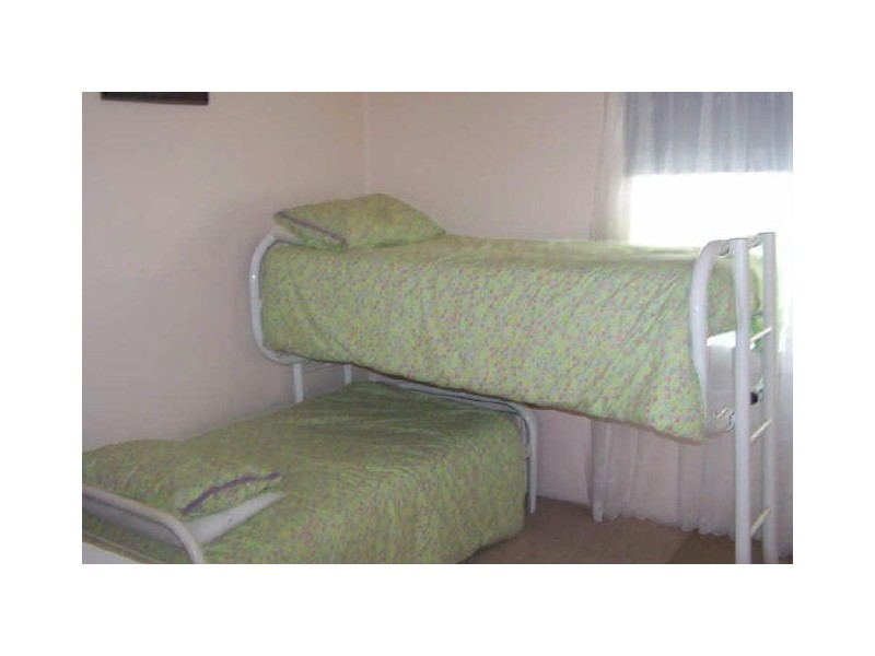 7 Beach Rd, Hawks Nest NSW 2324